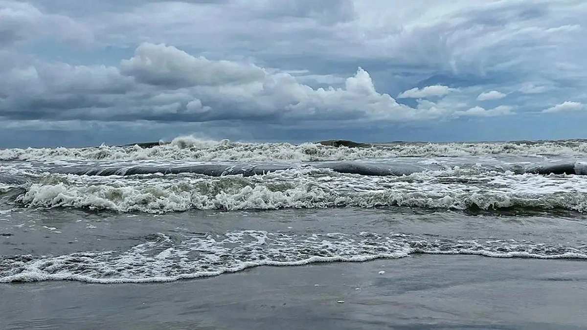 সাগরে লঘুচাপ, চার সমুদ্রবন্দরে ৩ নম্বর সতর্ক সংকেত