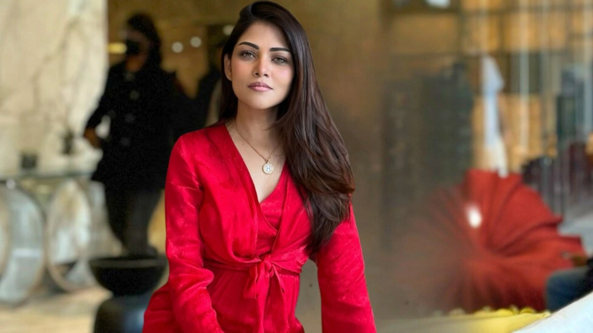 ‘পিংক বাস’ নিয়ে কী বললেন পিয়া জান্নাতুল?