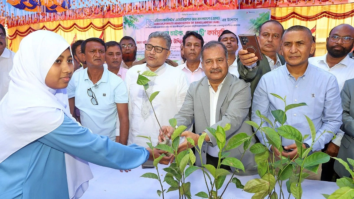 পরিবেশ রক্ষায় সামাজিক আন্দোলন গড়ে তুলতে হবে