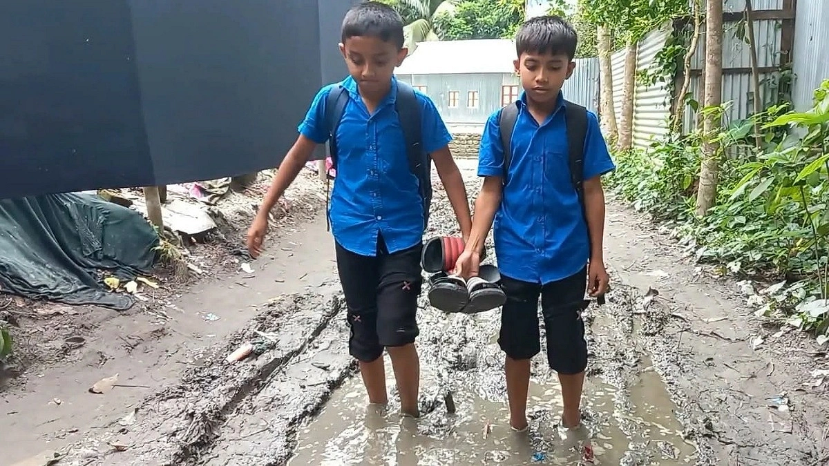 বর্ষা হলেই বন্ধ যাতায়াত