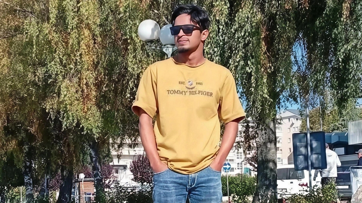 ‘আমাদের বাঁচান ভাই, দম বন্ধ হয়ে আসছে’