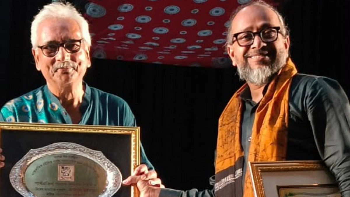 কলকাতায় সম্মাননা পেলেন আসাদুল ইসলাম