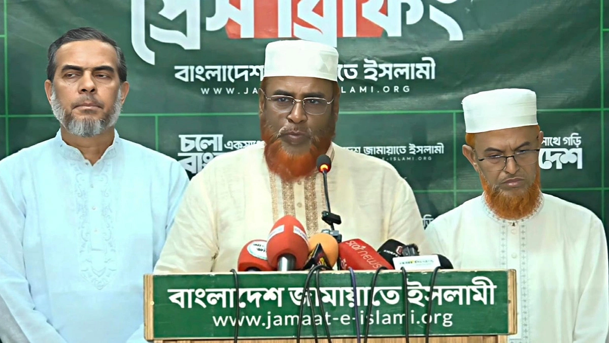 সংবিধান নিয়ে ব্যস্ত সরকার, বিদ্যুৎ-গ্যাস নিয়ে মাথাব্যথা নেই