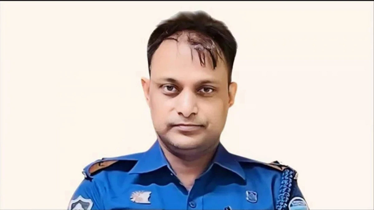 আদালতে ঢুকে বিচারককে সেই ওসির ৩ স্যালুট