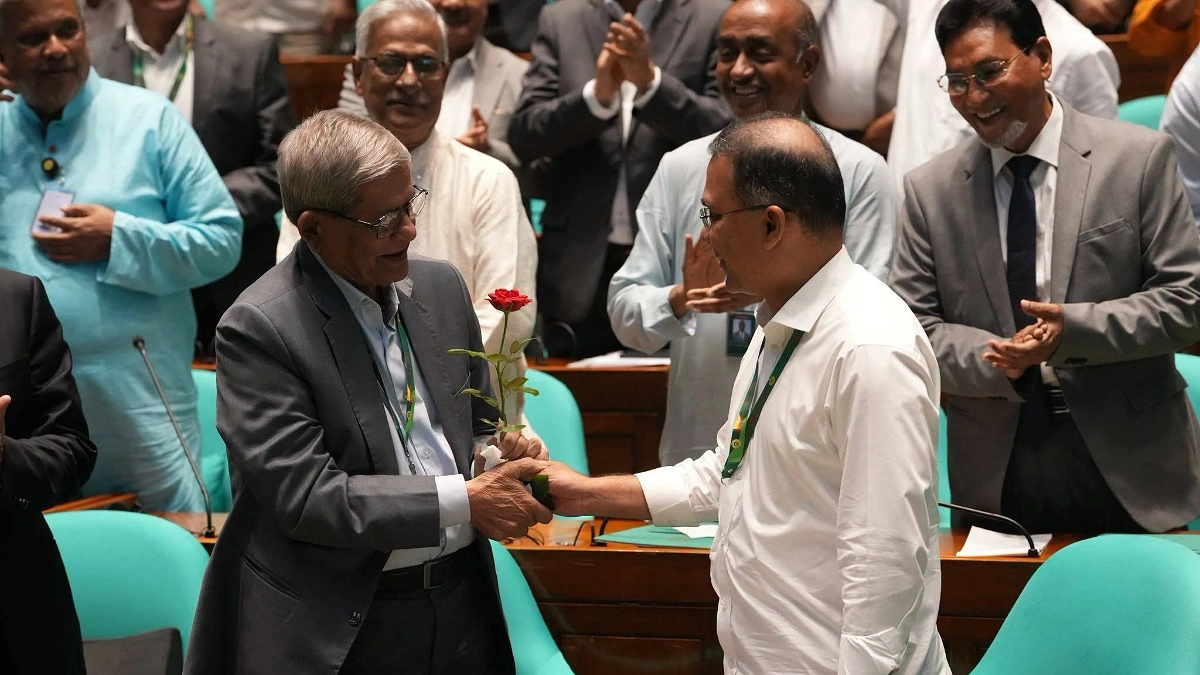 নবনির্বাচিত রাষ্ট্রপতিকে প্রধানমন্ত্রীর ফুলেল শুভেচ্ছা, বিরোধী নেতার অভিনন্দন
