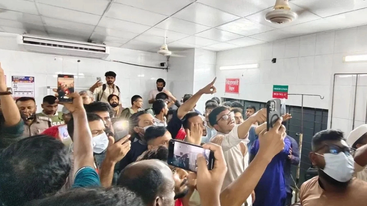 ঢামেকের জরুরি বিভাগে দুই পক্ষের উত্তেজনা, ব্যাহত চিকিৎসাসেবা