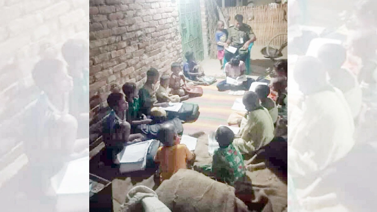 কমলের বিনা বেতনের পাঠশালা