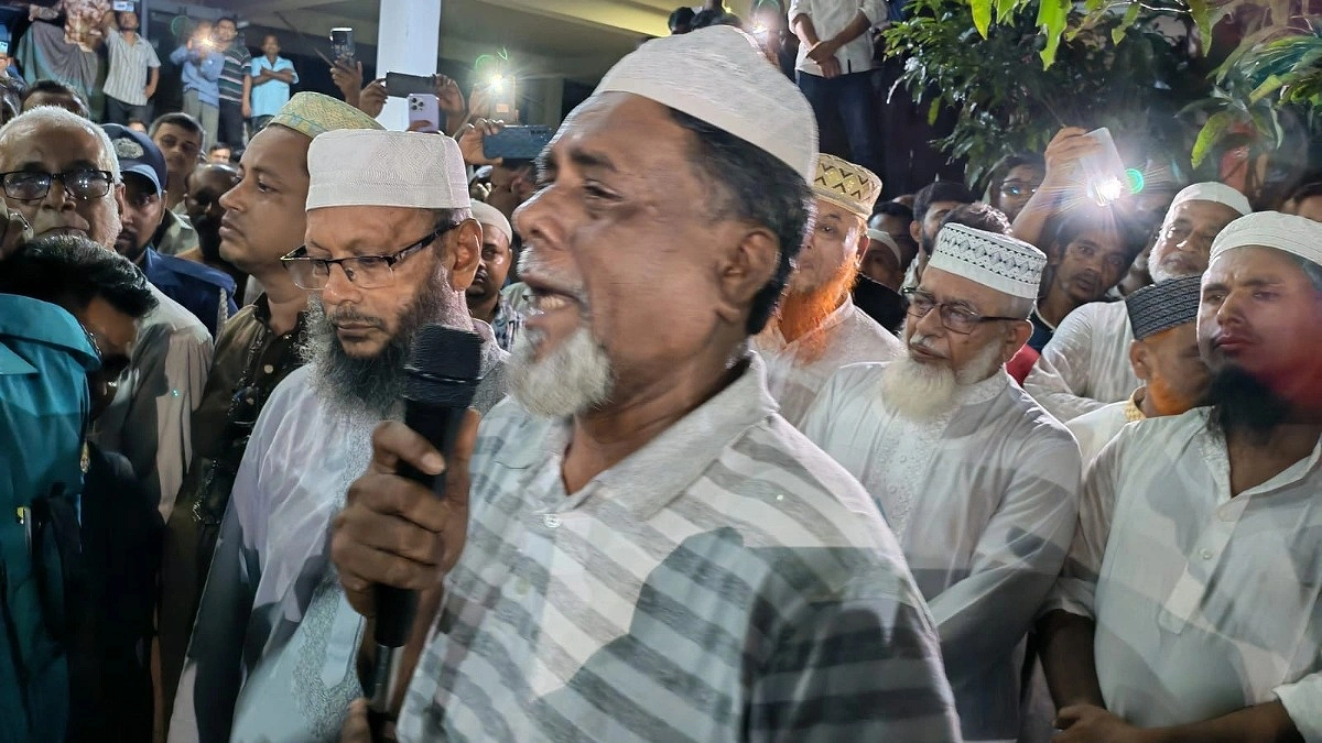 প্যারোলে মুক্তি পেয়ে বীর মুক্তিযোদ্ধা বাবার জানাজায় আ.লীগ নেতা