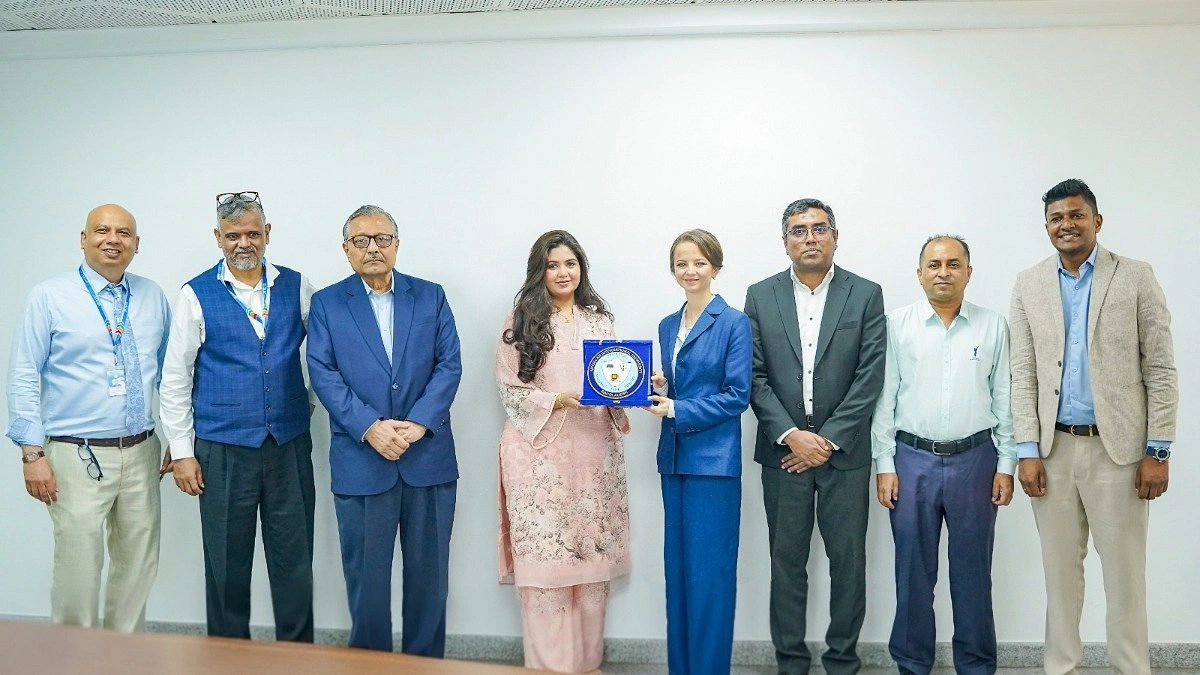 এআইইউবি ও রাশিয়ান হাউসের একাডেমিক সহযোগিতা নিয়ে আলোচনা