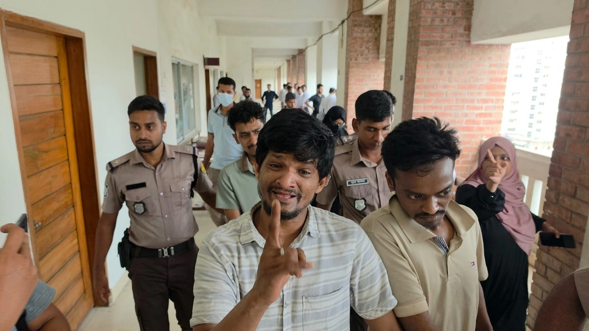 সংসদ ভবনের সামনে শিক্ষিকা হত্যা, প্যারা পনিসহ রিমান্ডে ৩ আসামি