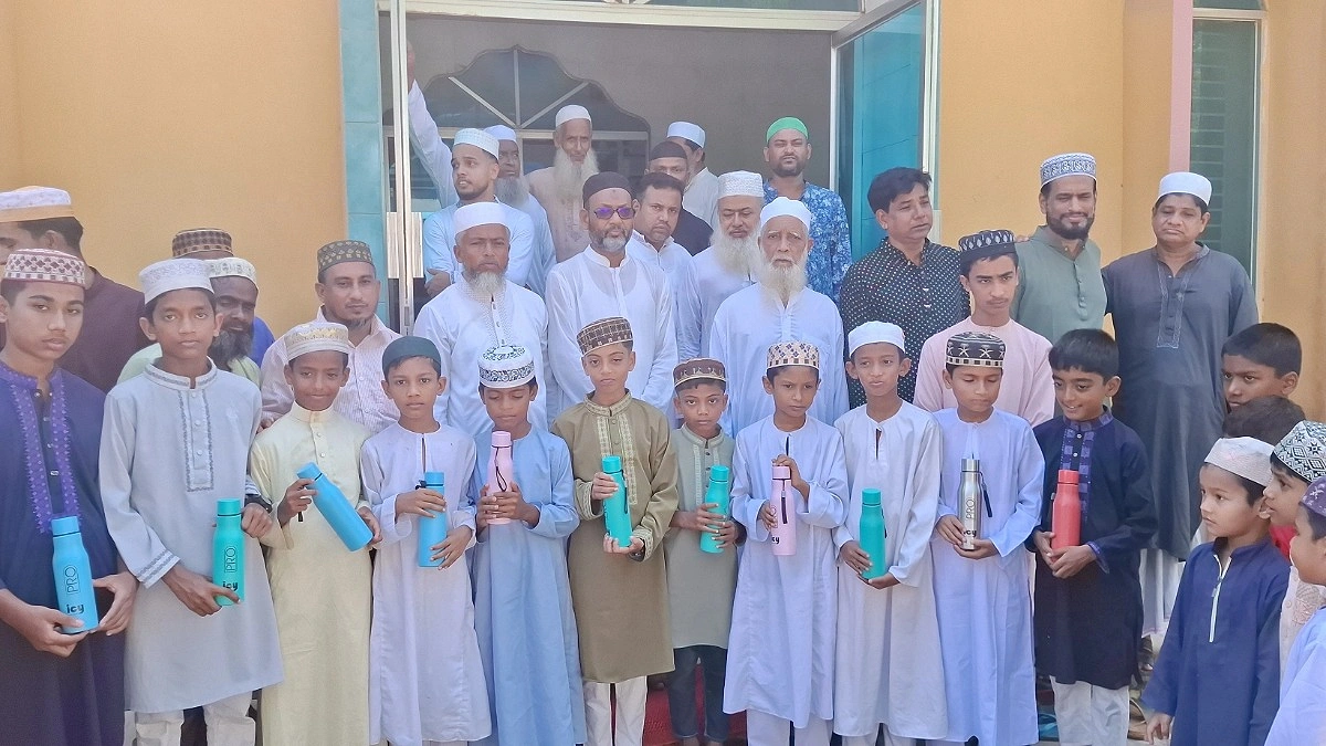 টানা ৯০ দিন জামাতে নামাজ, ১৬ শিশু-কিশোর পেল সাইকেল