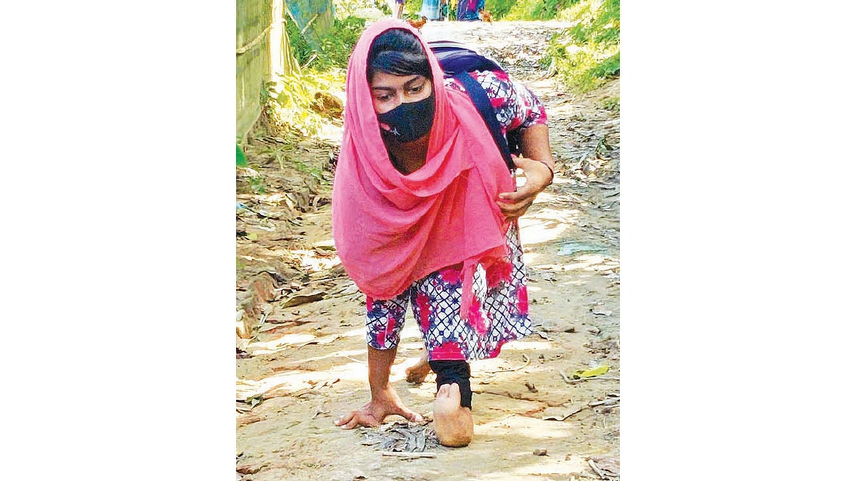 হামাগুড়ি দিয়েই স্বপ্নের পথে মনা