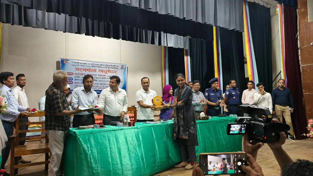 অট্টালিকা নয়, শিক্ষার সামগ্রিক উন্নয়ন চাই: ডেপুটি স্পিকার