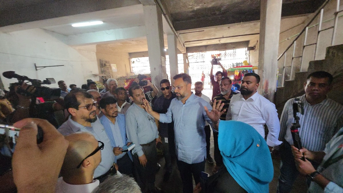 স্টেডিয়ামের অবস্থা দেখে প্রতিমন্ত্রীর ক্ষোভ, প্রশাসক বরখাস্ত