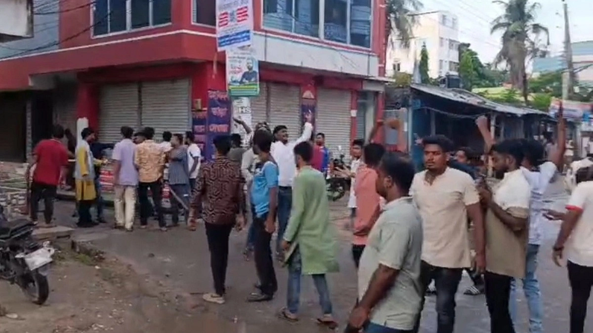 কুষ্টিয়ায় গণঅধিকার ও জামায়াত নেতাকর্মীদের সংঘর্ষ, আমির হামজার গাড়ি ভাঙচুর