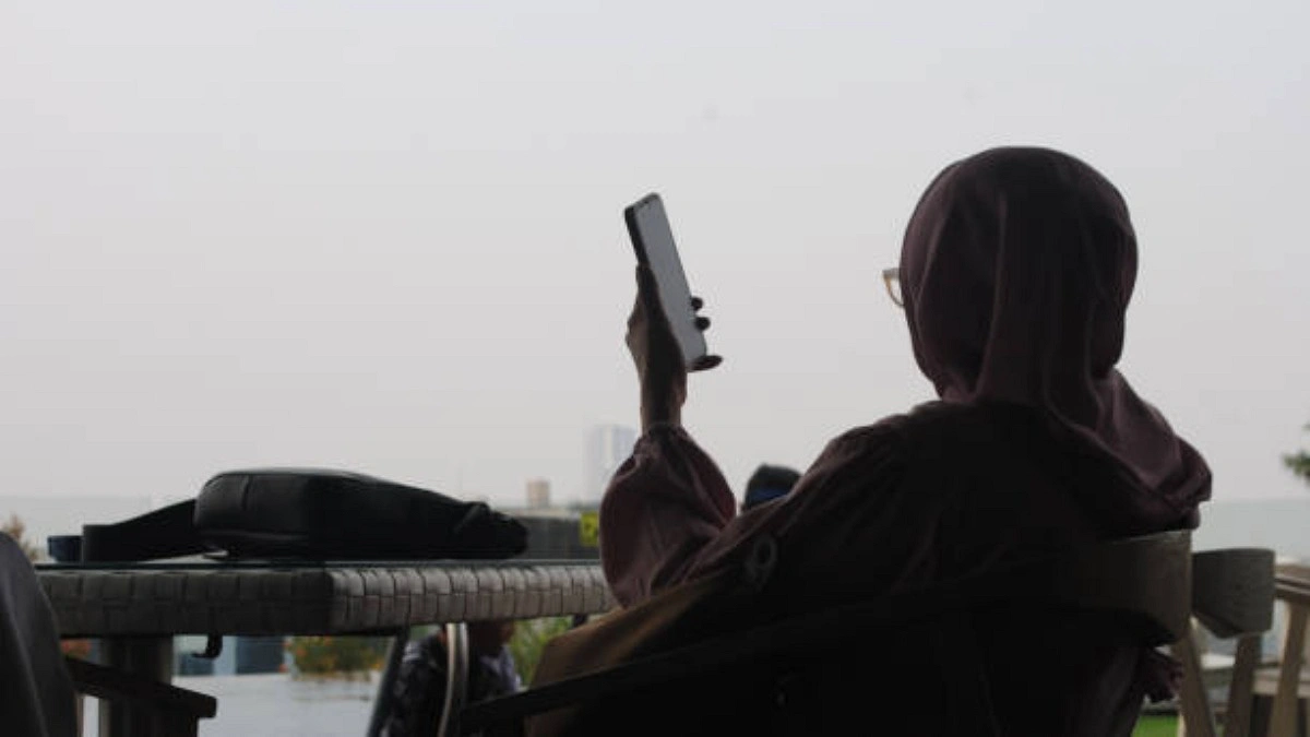 ইনফ্লুয়েন্সার যুগে ইসলামের সতর্কবার্তা