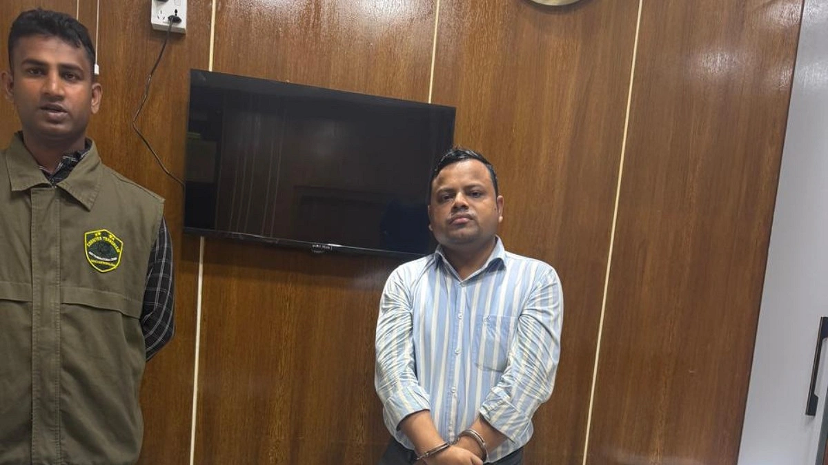 প্রধানমন্ত্রীর পরিবারের সদস্যের নামে ভুয়া আইডি, প্রতারক গ্রেপ্তার