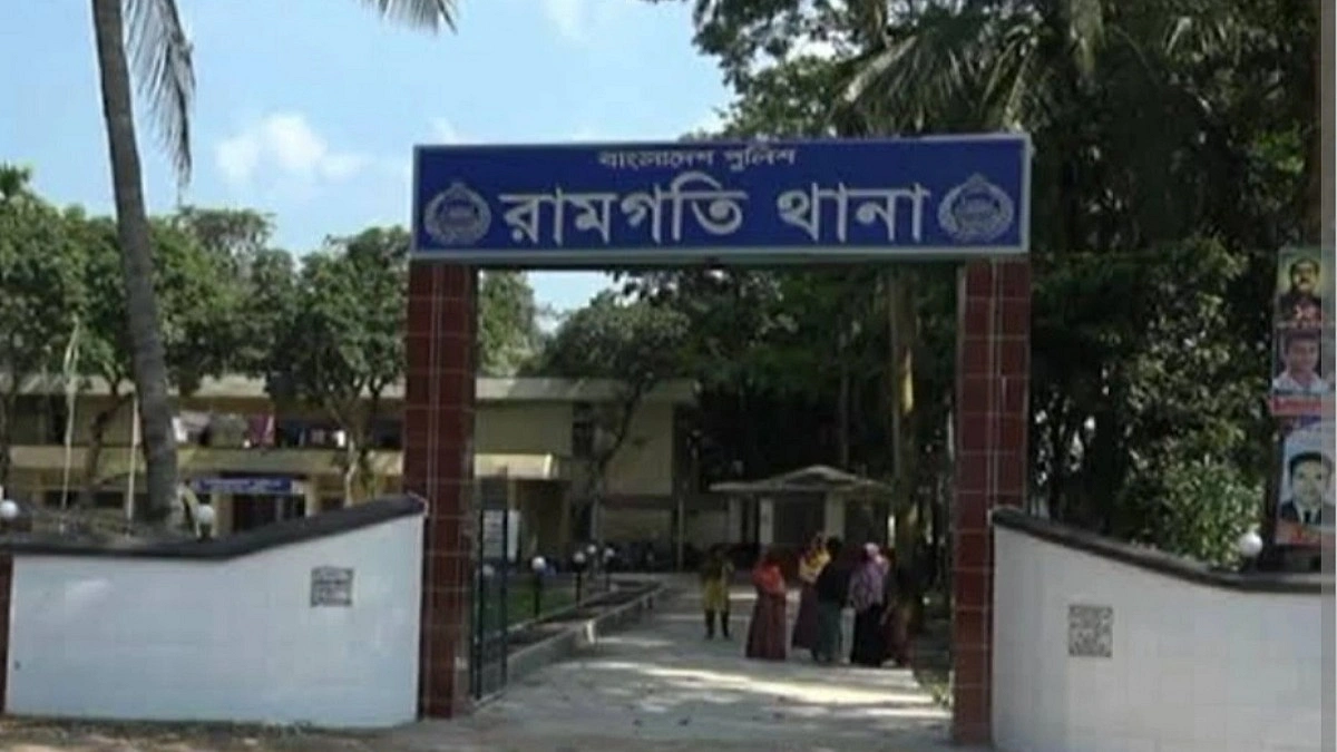 গোসলে নেমে নিখোঁজ, বরশিতে উঠল মরদেহ