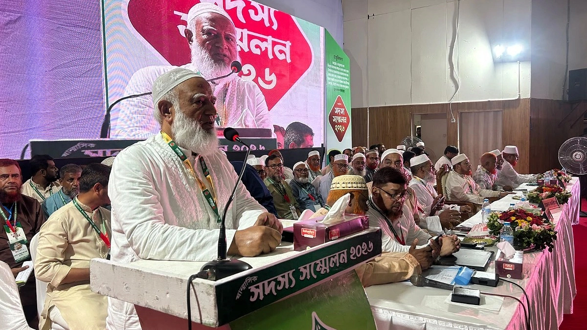 সমতার ভিত্তিতে ভারতসহ যেকোনো দেশ সফর করতে পারেন প্রধানমন্ত্রী