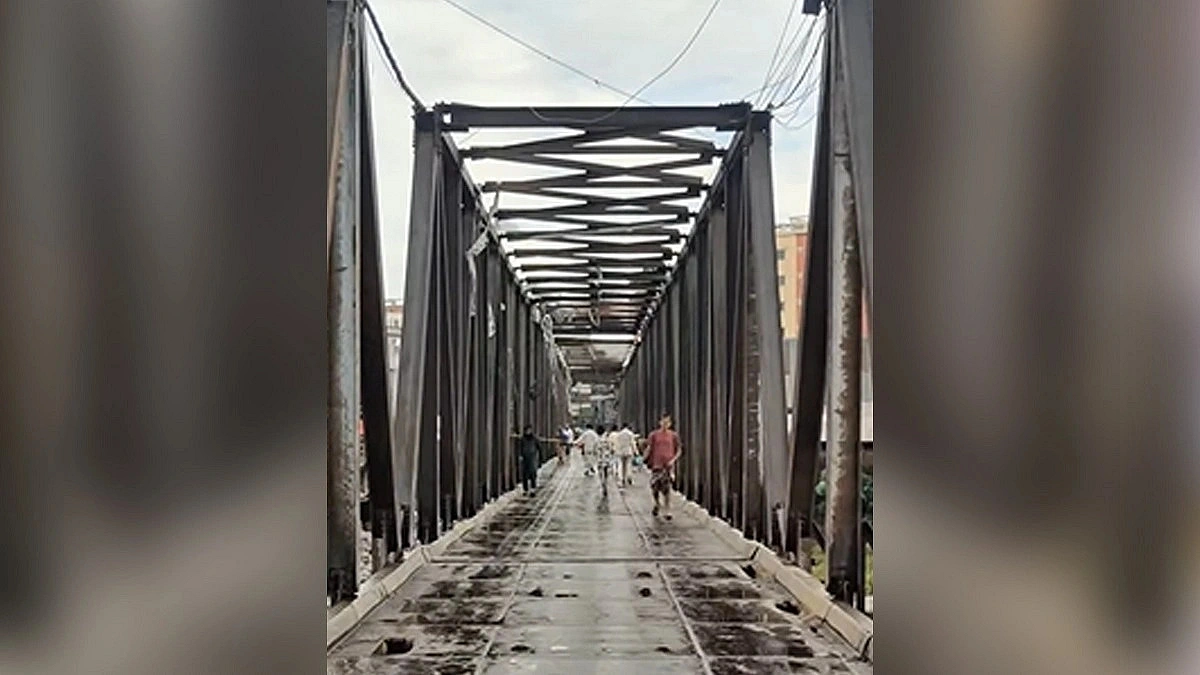 পুনরায় খুলে দেওয়া হলো কামরাঙ্গীরচর লোহার ব্রিজ