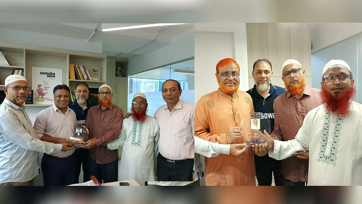 আগামীর সময় প্রকাশক ও সম্পাদকের সঙ্গে সংবাদপত্র এজেন্ট অ্যাসোসিয়েশনের শুভেচ্ছা বিনিময়