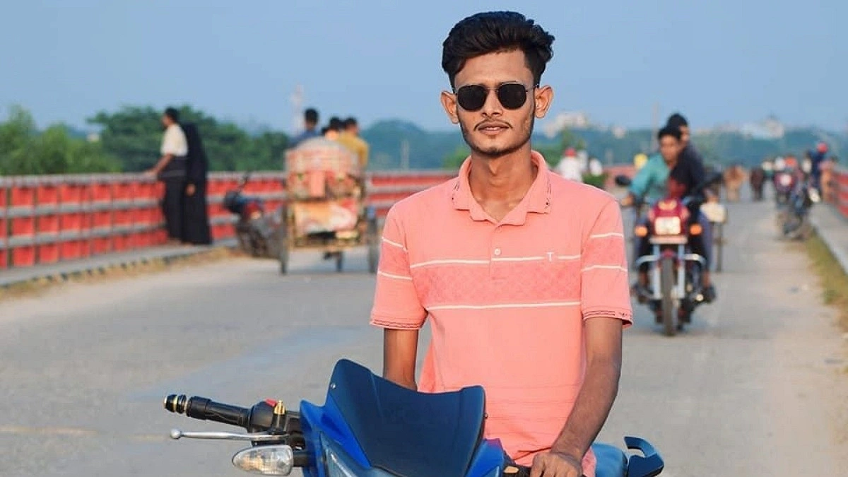 বরযাত্রার গাড়ি থামিয়ে নববধূকে ‘তুলে নিলেন’ ছাত্রদল কর্মী