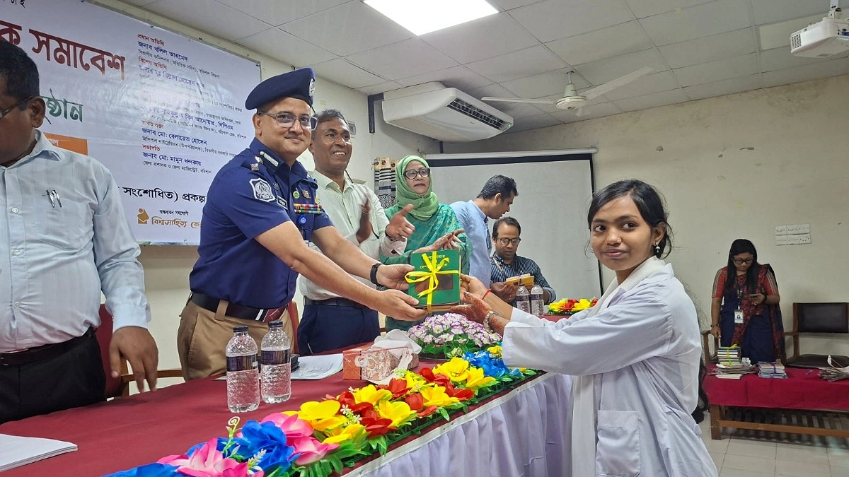 ভ্রাম্যমাণ লাইব্রেরির পাঠক সমাবেশে বইপড়ার সংস্কৃতি গড়ে তোলার আহ্বান