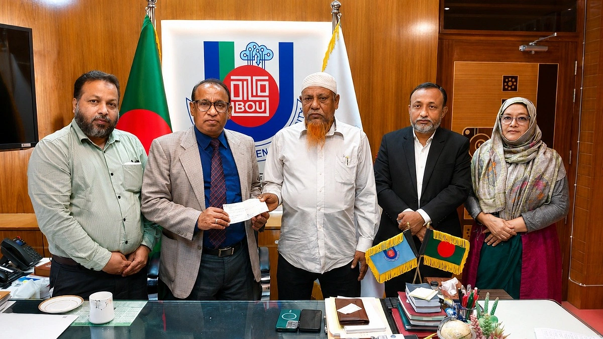ট্রেনে পাথরের আঘাতে চোখ হারানো শিক্ষার্থীর পাশে বাউবি