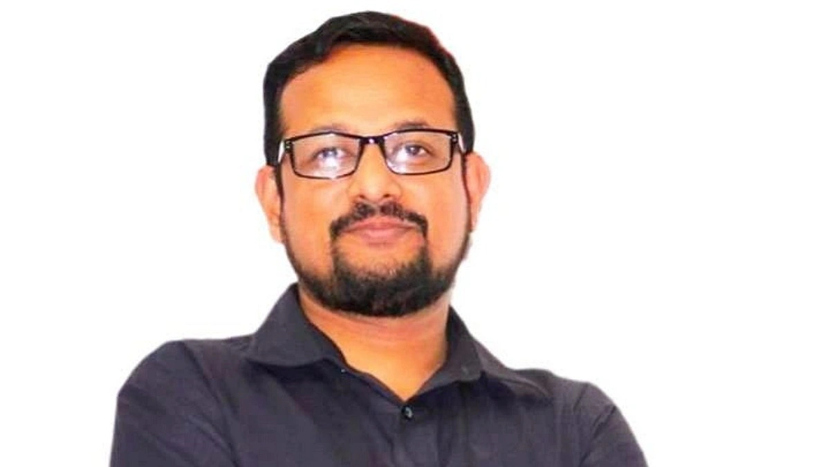 ঘুষ গ্রহণ, বরখাস্ত পবিপ্রবির উপরেজিস্ট্রার