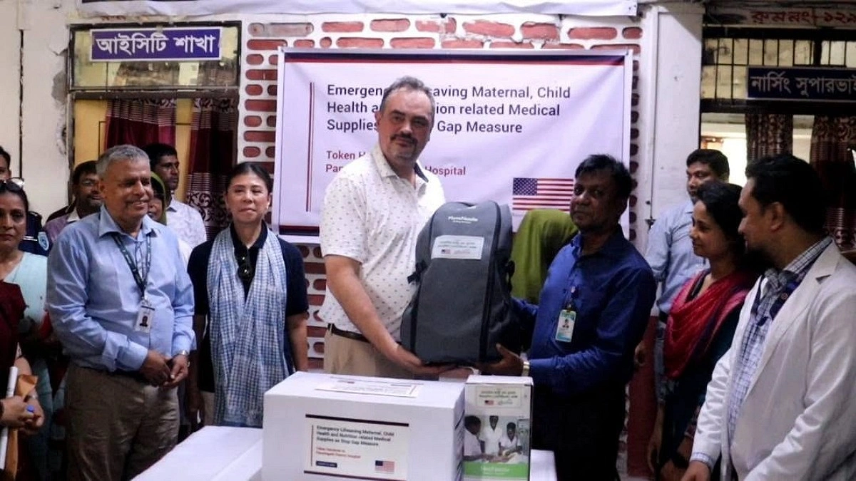 বাংলাদেশের স্বাস্থ্যখাতে ২৪ লাখ ডলারের সরঞ্জাম দিচ্ছে যুক্তরাষ্ট্র