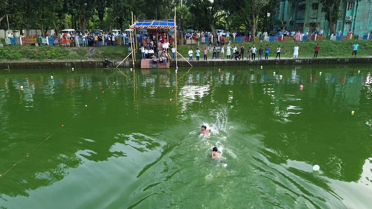 গ্রামীণ ঐতিহ্য ফেরাতে সাঁতার প্রতিযোগিতা
