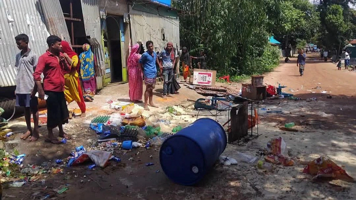 কবরস্থান নিয়ে বিরোধে দুই গ্রামবাসীর সংঘর্ষ, আহত ৬২