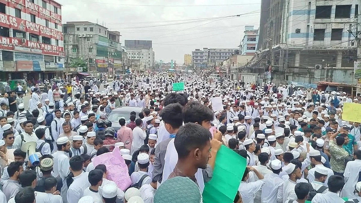 সরল মাদ্রাসাছাত্ররা, ৩ ঘণ্টা পর সচল ঢাকা-ময়মনসিংহ মহাসড়ক