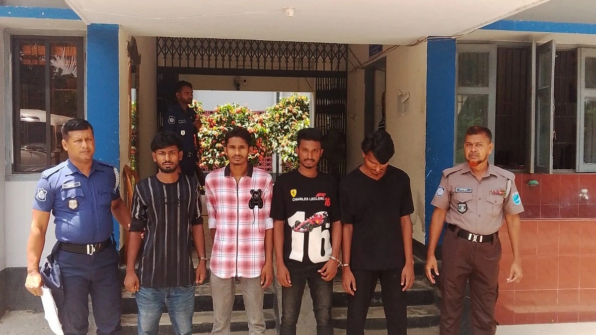 পদ্মার পাড়ে পর্যটকের ওপর হামলা-ছিনতাই, চারজন গ্রেপ্তার