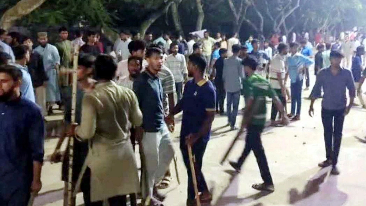 বেরোবিতে ছাত্রদল-শিবির সংঘর্ষে আহত ২০