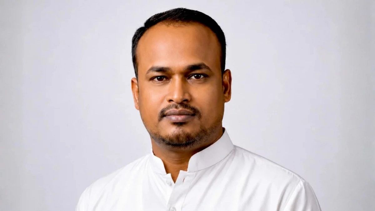 গাড়ি থামিয়ে স্বেচ্ছাসেবক দলের নেতাকে কুপিয়ে জখম