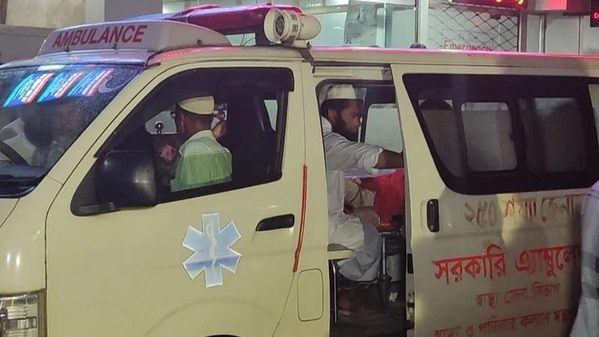 ‘বেঁচে আছে’ ভেবে দাফনের ১২ ঘণ্টা পর মায়ের লাশ তুলে হাসপাতালে সন্তানেরা