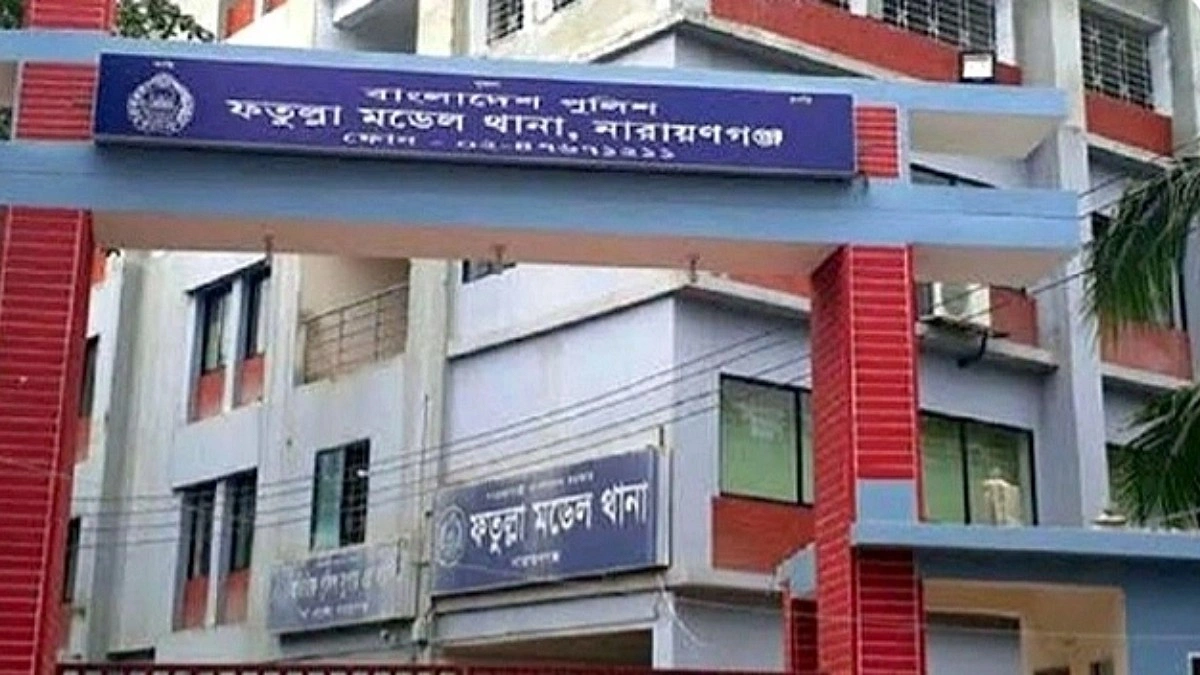 ফতুল্লায় বন্ধ গোডাউন থেকে অর্ধগলিত মরদেহ উদ্ধার