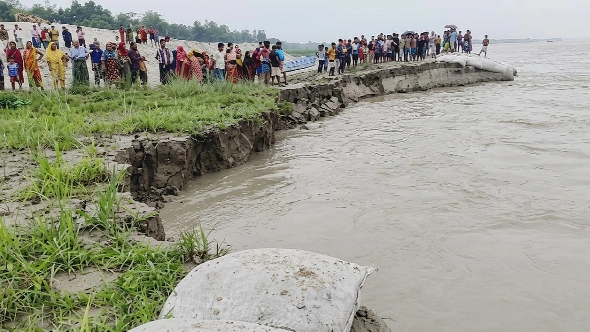 দৌলতপুরে পদ্মার পাড় ধসে স্রোতে ভাসল ৫ বছরের শিশু