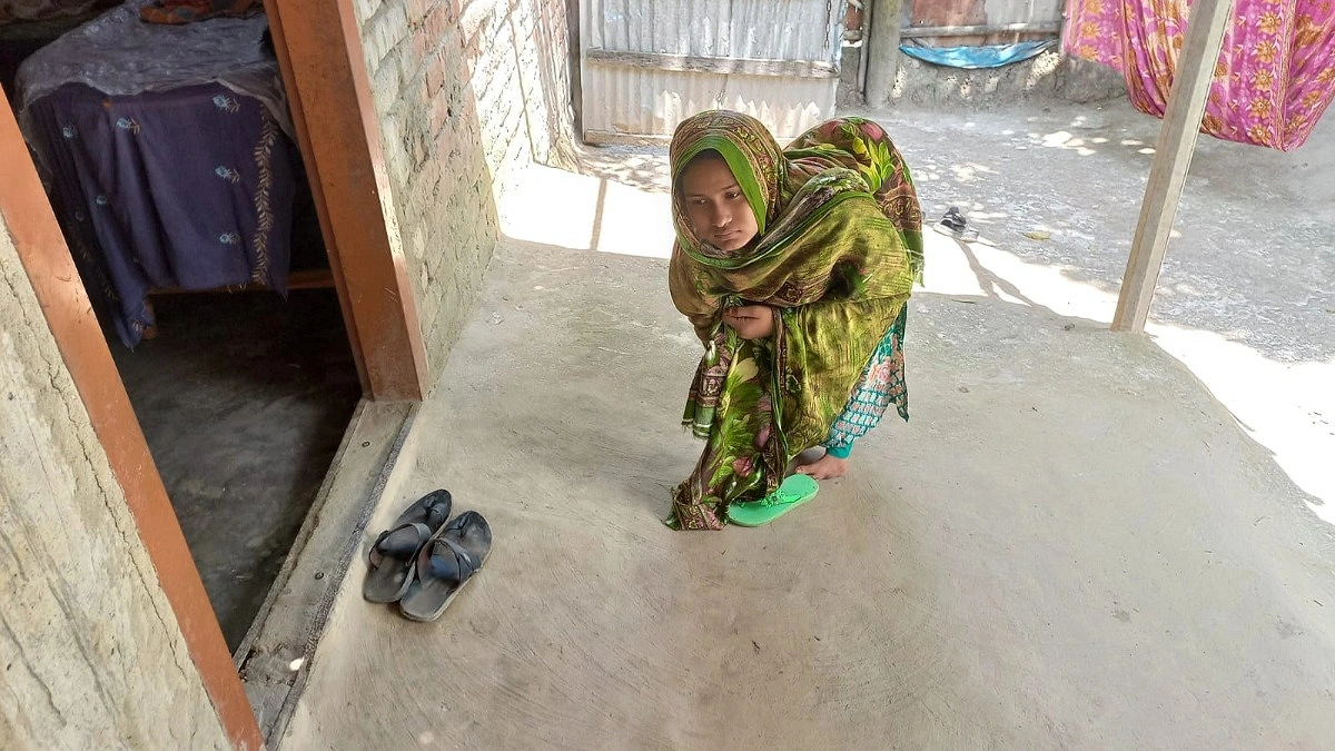 হামাগুড়ির পথ পেরিয়ে স্কুলে, স্বপ্ন শিক্ষক হওয়ার