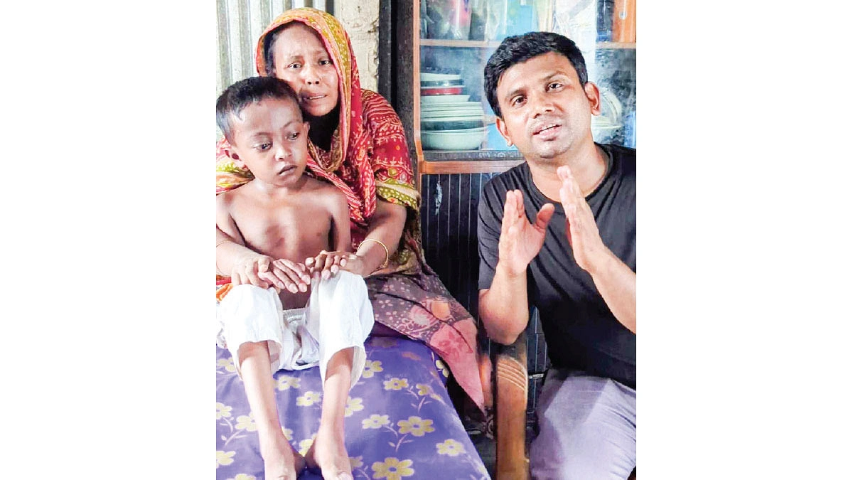 বোরহানের মানবসেবার হাতিয়ার ফেসবুক