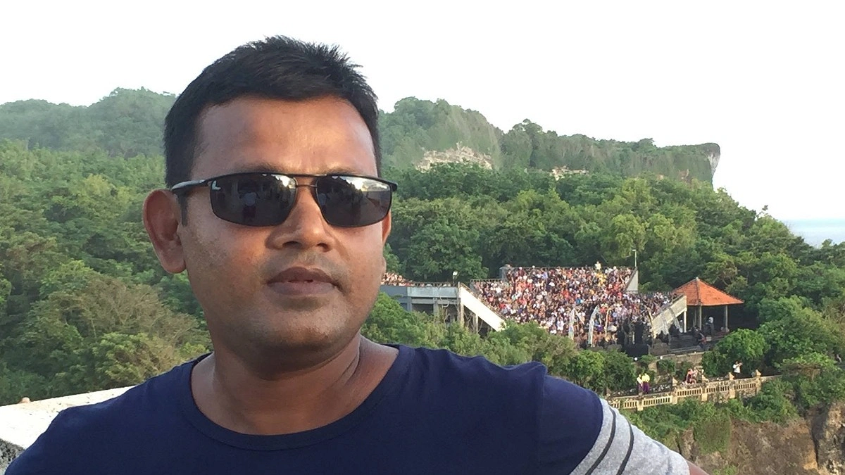 সাবেক ফুটবলার বনে গেছেন হকি দলের কোচ!