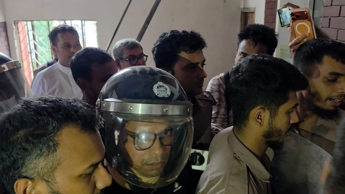 হাসিনাসহ ৩৪ জনের বিরুদ্ধে অভিযোগ গঠনের শুনানি ৫ বার পেছাল