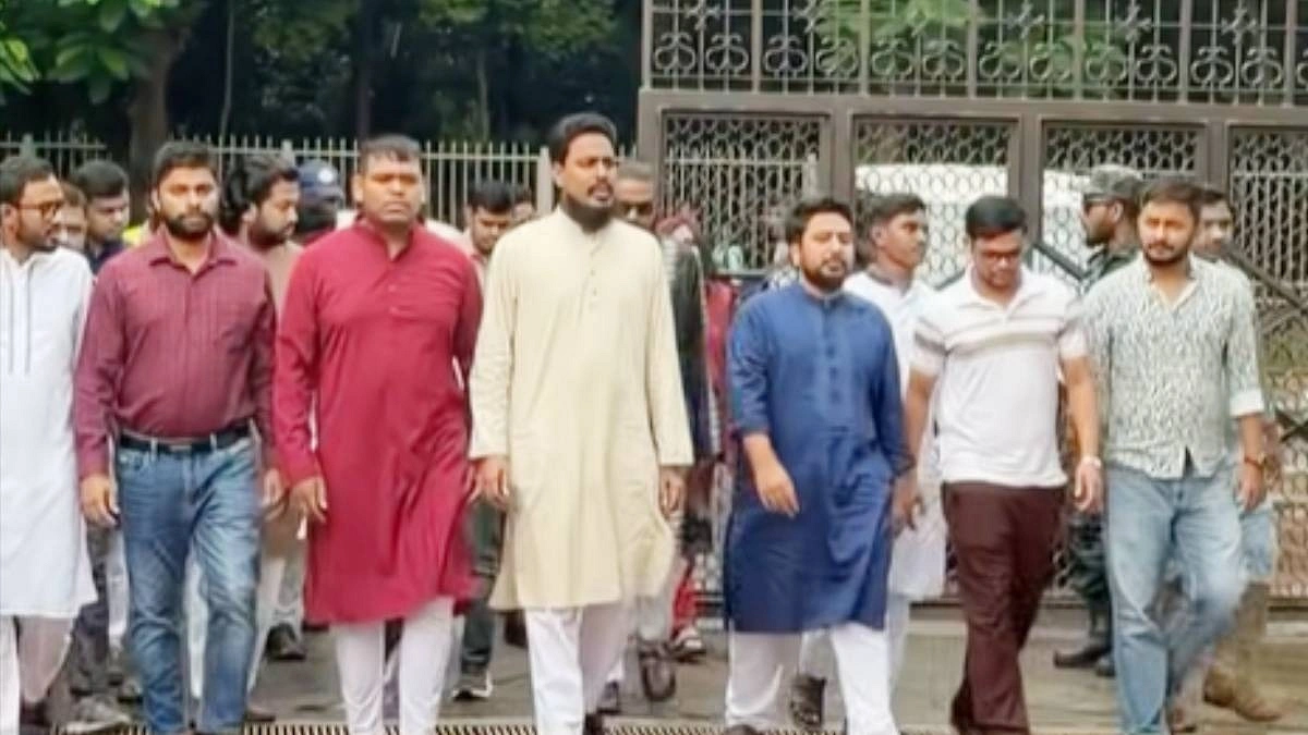 জুলাই গণঅভ্যুত্থান স্মৃতি জাদুঘর পরিদর্শনে এনসিপি নেতারা