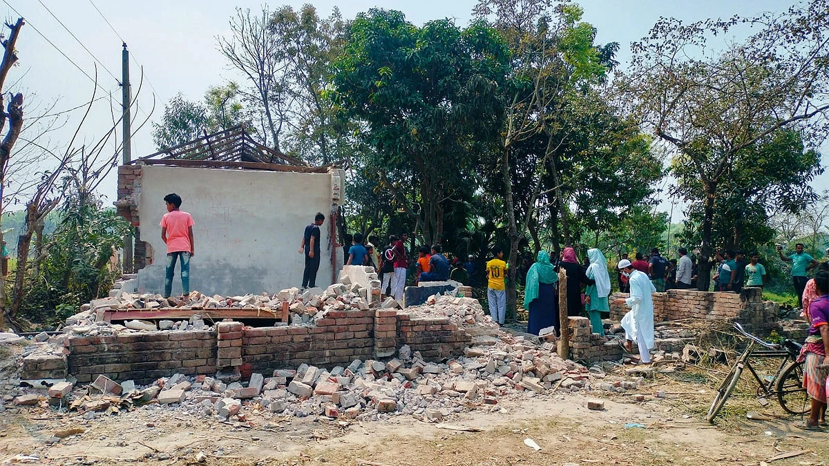 আছিয়ার মৃত্যুর পর মাগুরা পৌর এলাকায় নিজনান্দুয়ালী গ্রামে আসামি হিটু শেখের বাড়ির মূল কাঠামো ভেঙে ফেলা হয়। খুলে নেওয়া হয় ইট