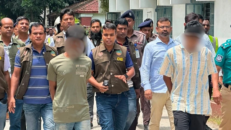 রংপুরে একই পরিবারের চারজনকে খুনের ঘটনায় দুইজনকে গ্রেফতার করেছে পুলিশ