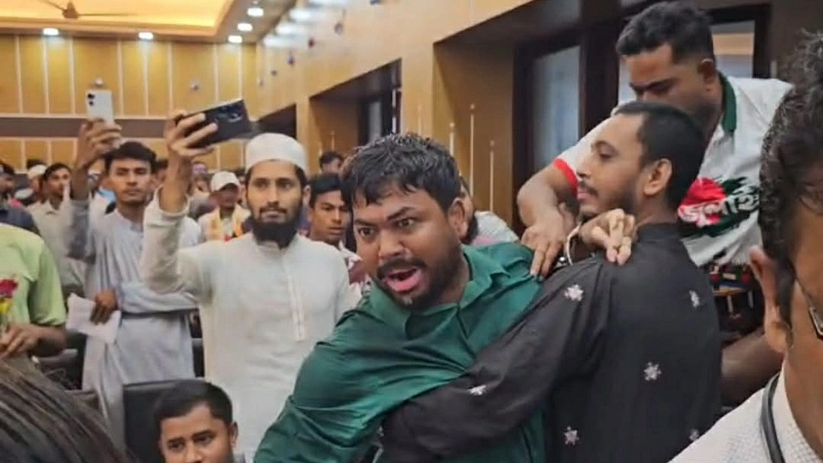 লক্ষ্মীপুরে জুলাই গণঅভ্যুত্থান দিবসের অনুষ্ঠানে ছাত্রদল-শিবির হট্টগোল