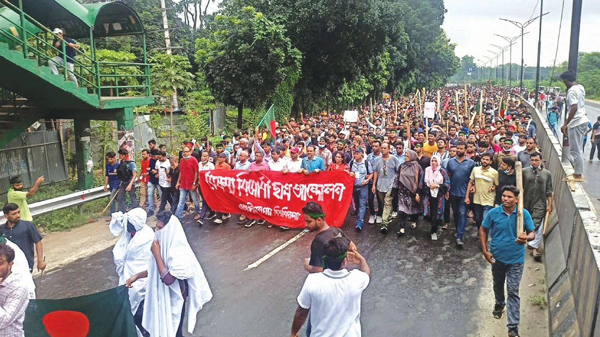 অনন্য ভূমিকায় জাবি