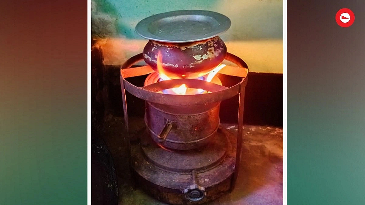গ্যাস নেই, জ্বলছে না রান্নার চুলা