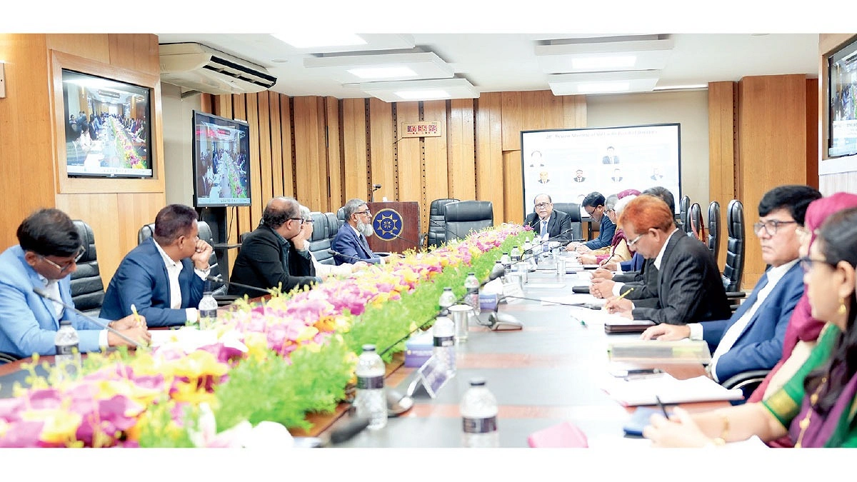 সোনালী ব্যাংকের এসএমটির সঙ্গে পরিচালনা পর্ষদের সভা